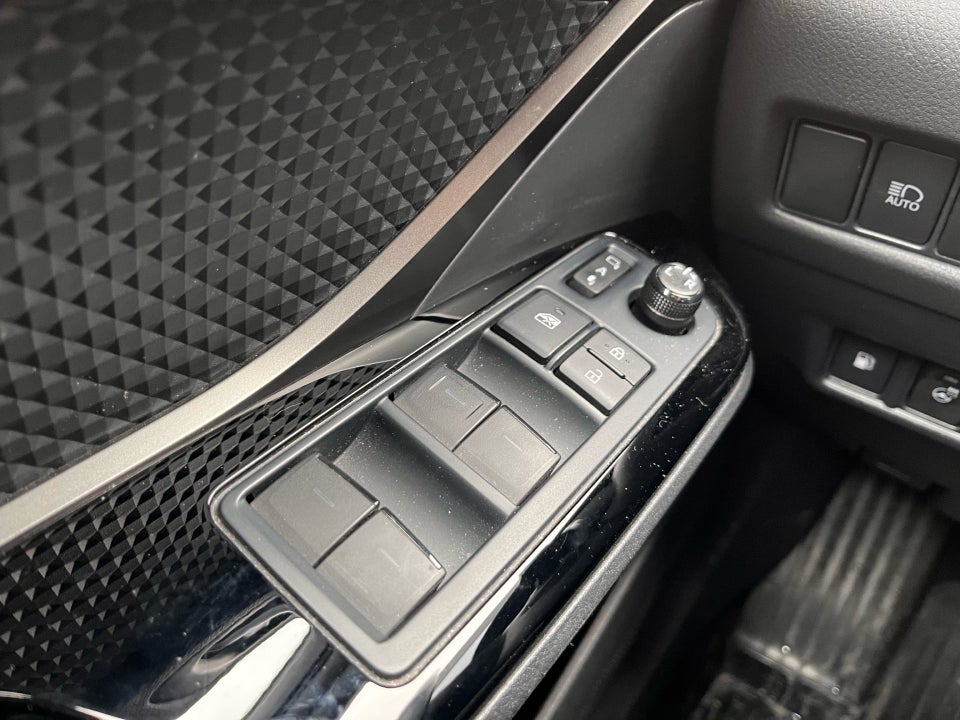 Toyota C-HR 1,8 Hybrid C-LUB Premium CVT 5d