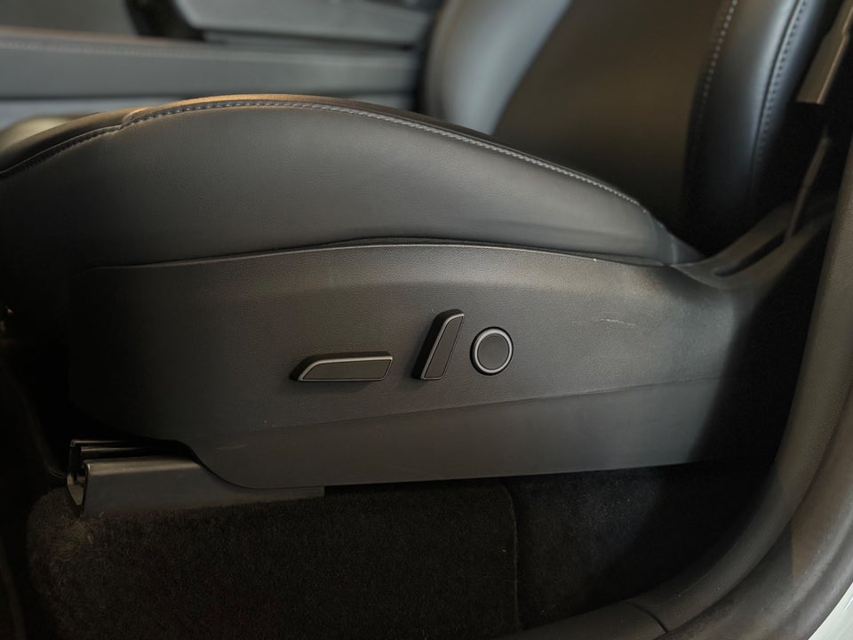 Tesla Model Y RWD 5d