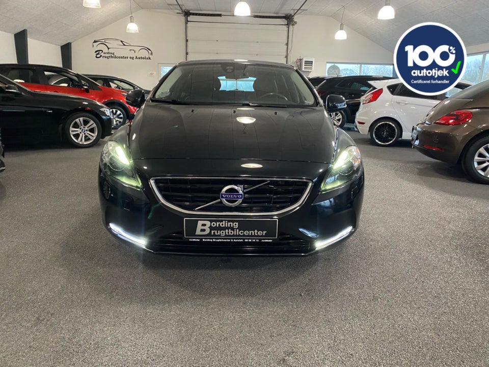 Volvo V40 1,6 T2 120 Momentum 5d