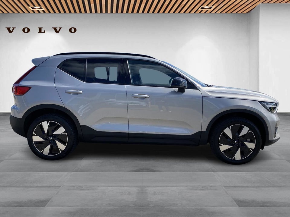 Volvo EX40 Extended Range Plus 5d