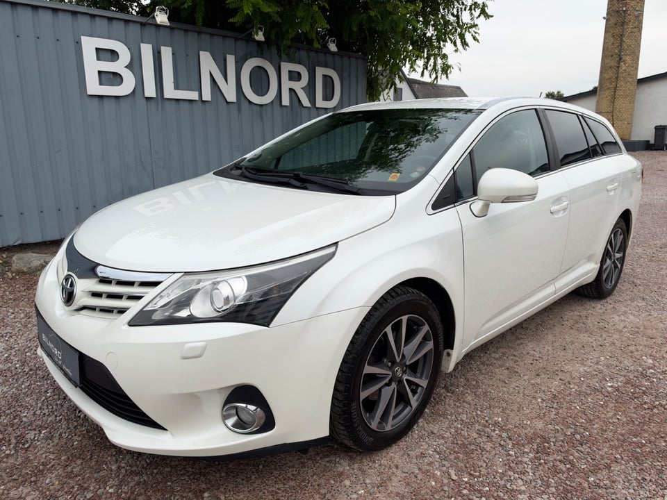 Toyota Avensis 1,8 VVT-i T2 Premium stc. 5d