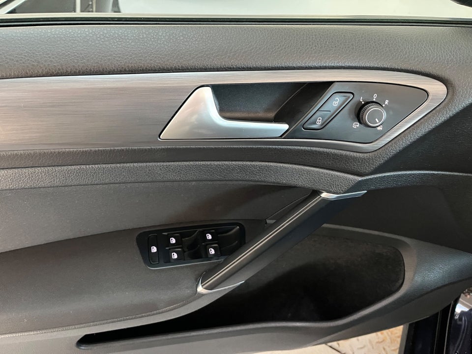 VW Golf VII 1,6 TDi 115 Comfortline Van 5d