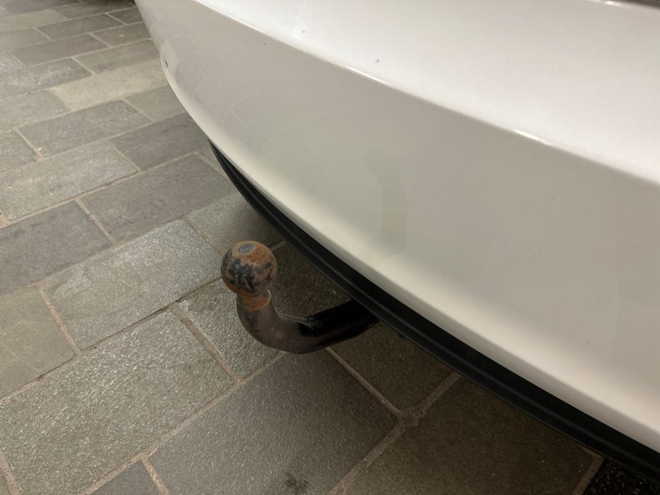 Tesla Model 3 Long Range AWD 4d