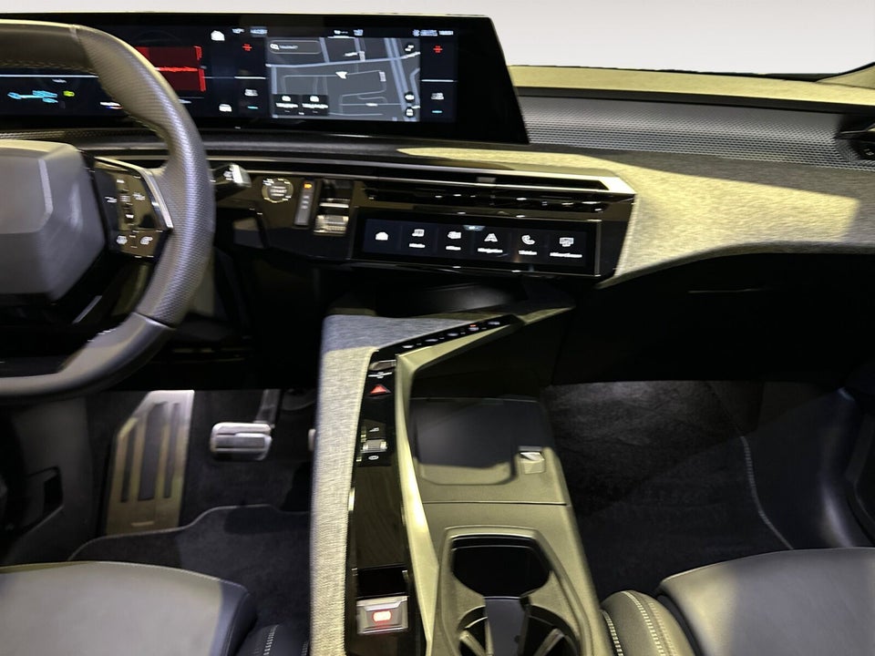 Peugeot e-3008 77 GT Pack 5d