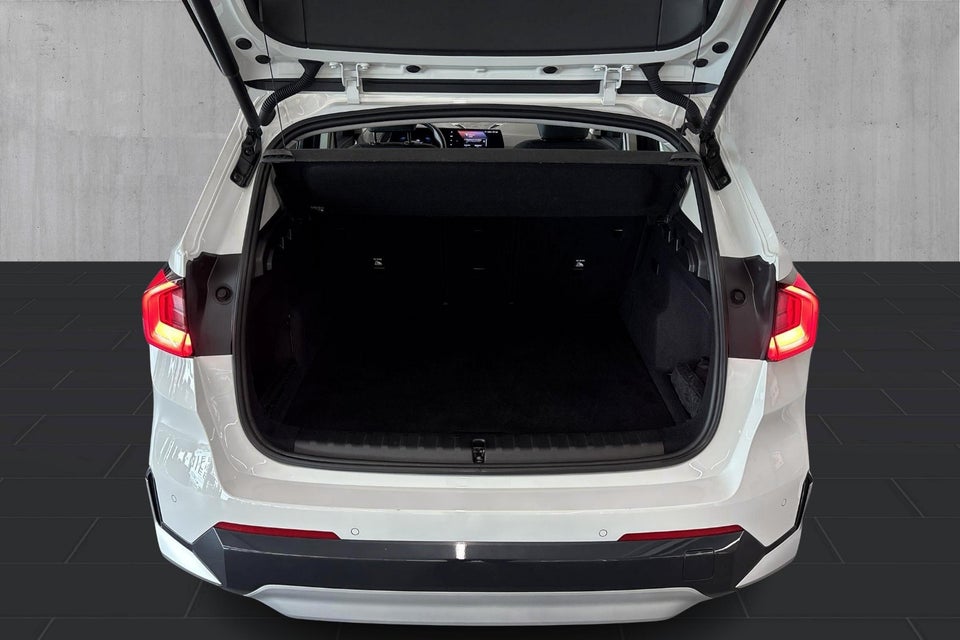 BMW iX1 eDrive20 X-Line 5d