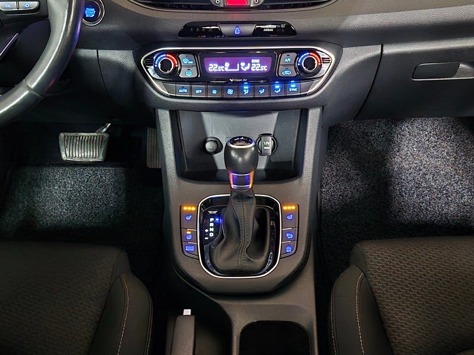Hyundai i30 1,6 CRDi 110 Trend DCT 5d