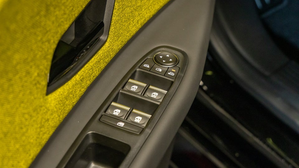 Renault 5 E-Tech 52 Iconic 5d