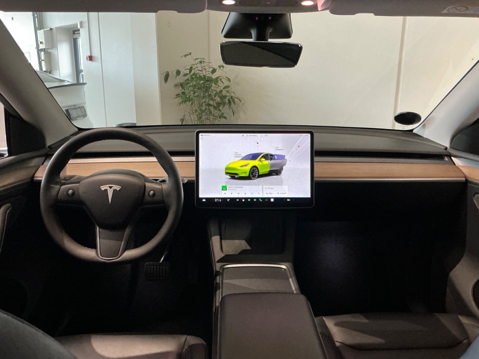 Tesla Model Y Long Range AWD 5d