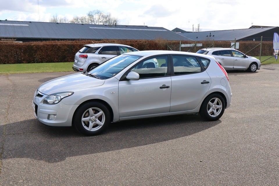 Hyundai i30 1,6 CVVT Comfort 5d