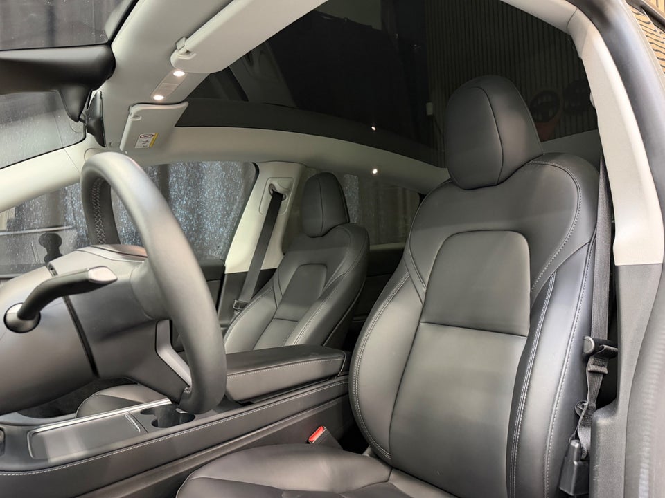 Tesla Model Y RWD 5d