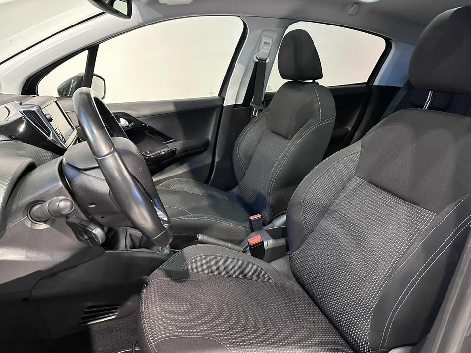 Peugeot 208 1,5 BlueHDi 100 Allure Sky 5d