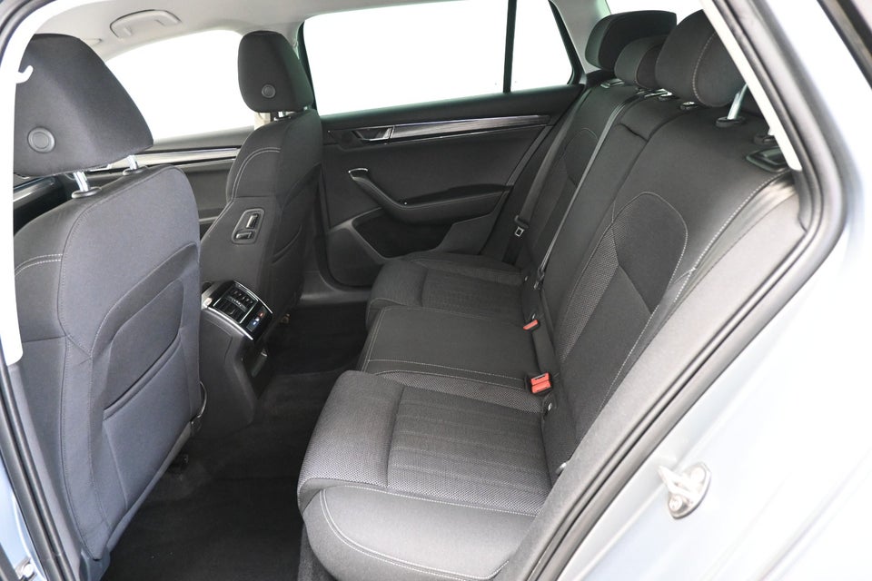 Skoda Superb 1,4 TSi iV Plus Combi DSG 5d