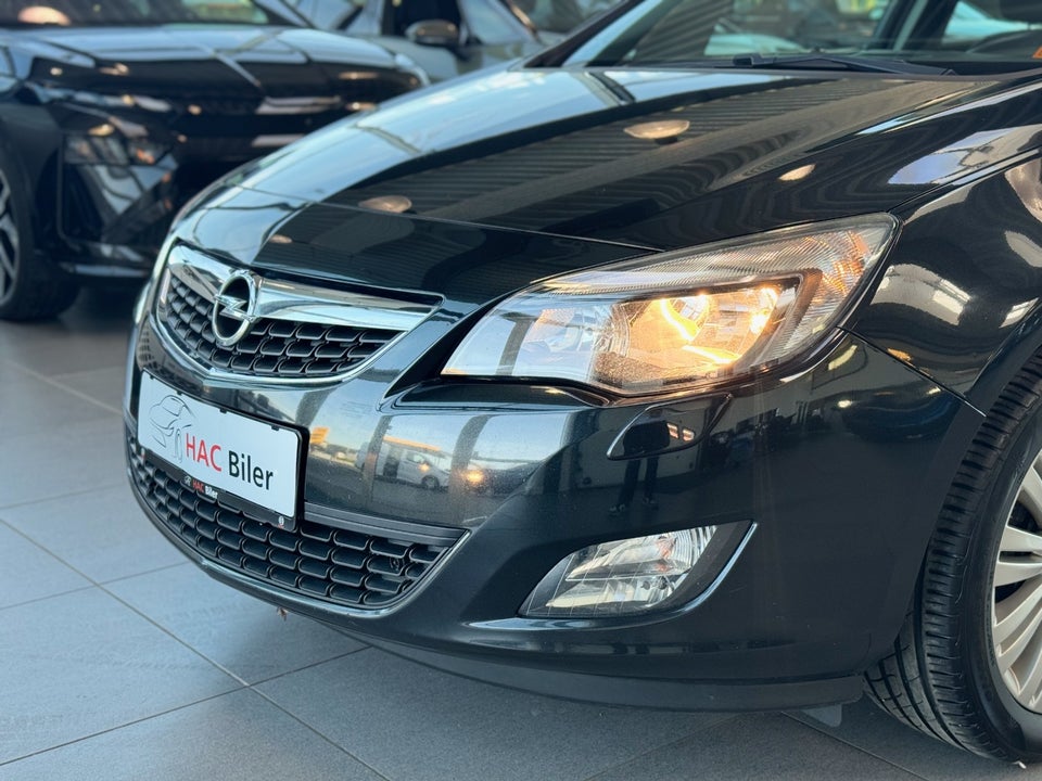 Opel Astra 1,4 T 140 Sport Sports Tourer 5d