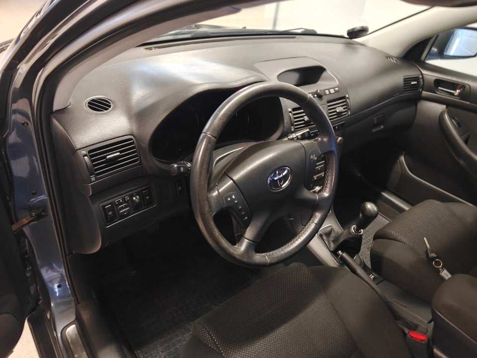 Toyota Avensis 1,8 VVT-i Sol stc. 5d