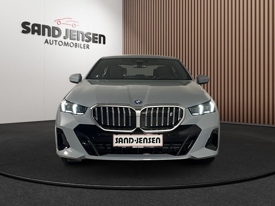 BMW i5 eDrive40 M-Sport 4d