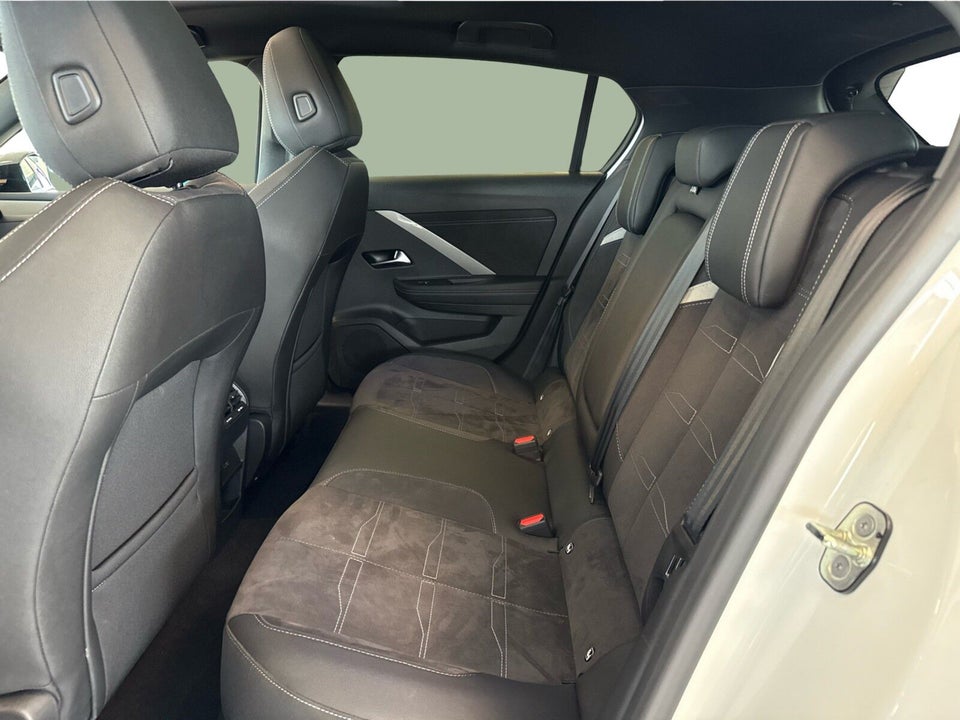 Opel Astra-e 54 GS 5d