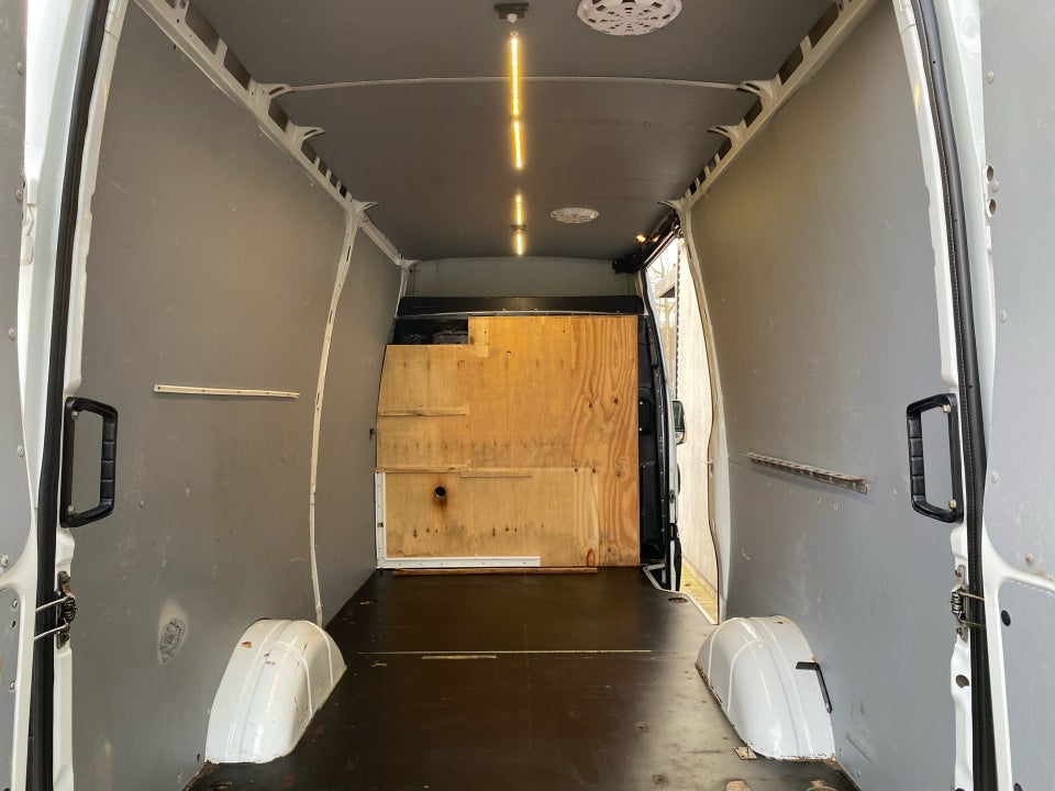 Iveco Daily 3,0 35S17 12m³ Van AG