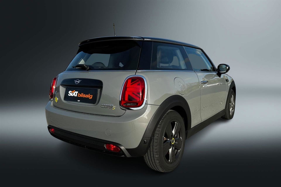 MINI Cooper SE Essential 3d