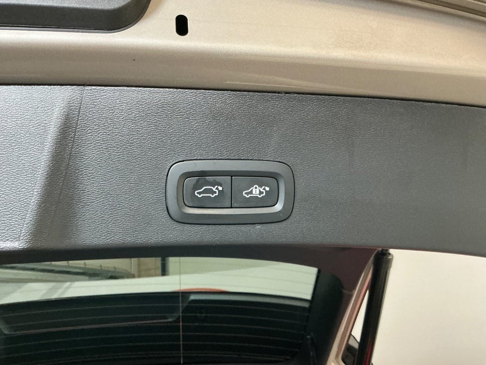 Volvo XC40 P6 ReCharge Core 5d