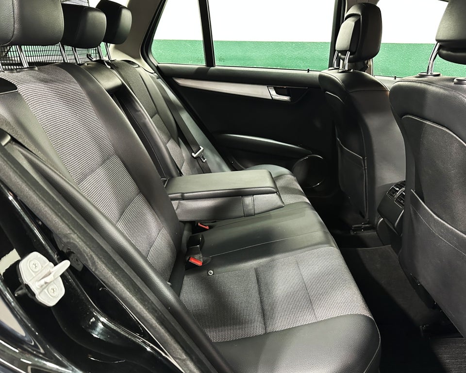 Mercedes C220 2,2 CDi Avantgarde stc. aut. 5d