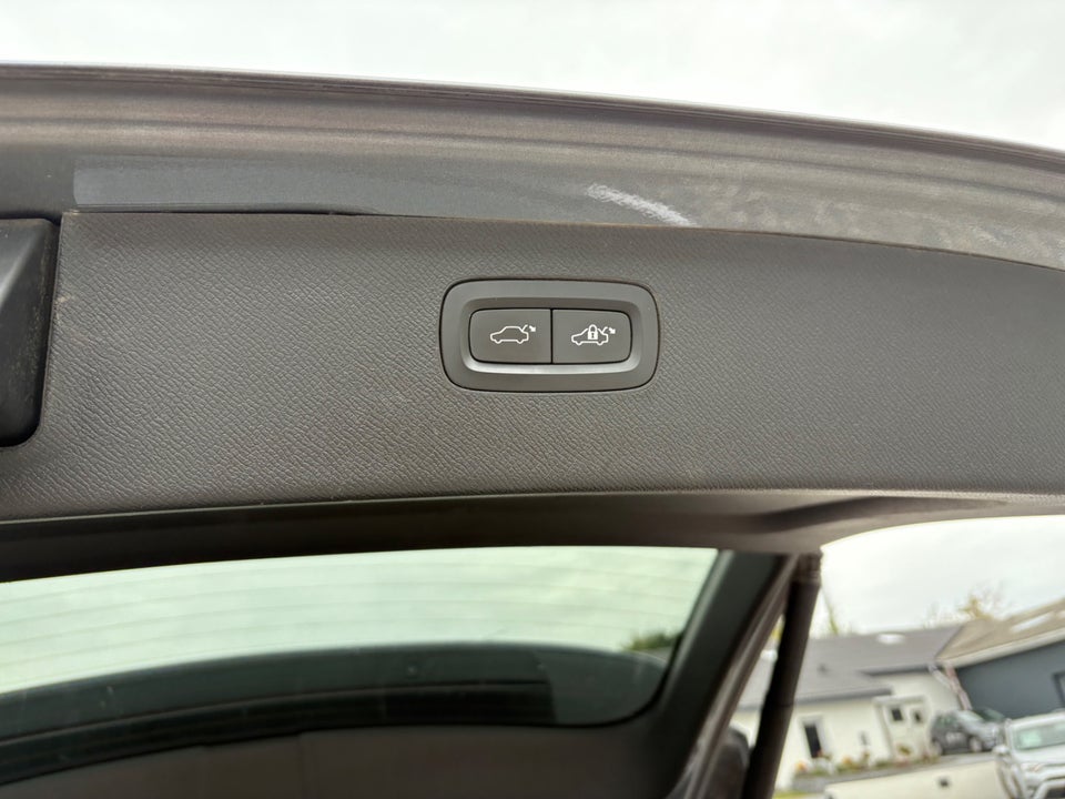 Volvo XC90 2,0 D5 235 Momentum aut. AWD 7prs 5d