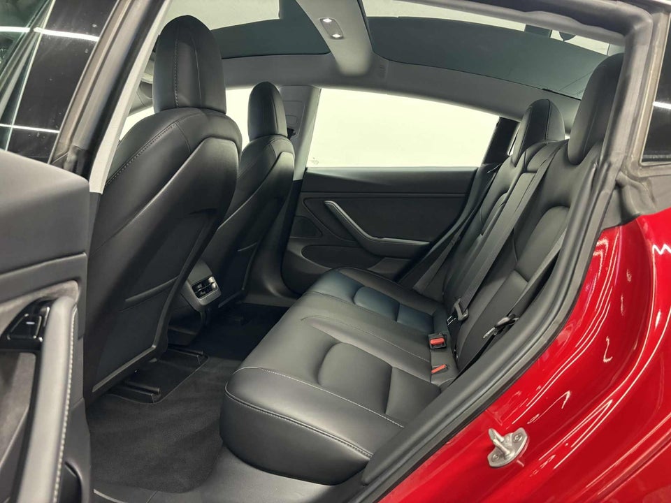 Tesla Model 3 Long Range AWD 4d