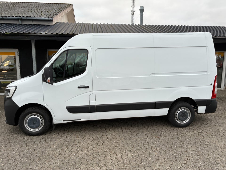 Renault Master IV T33 2,3 dCi 135 L2H2 Kassevogn