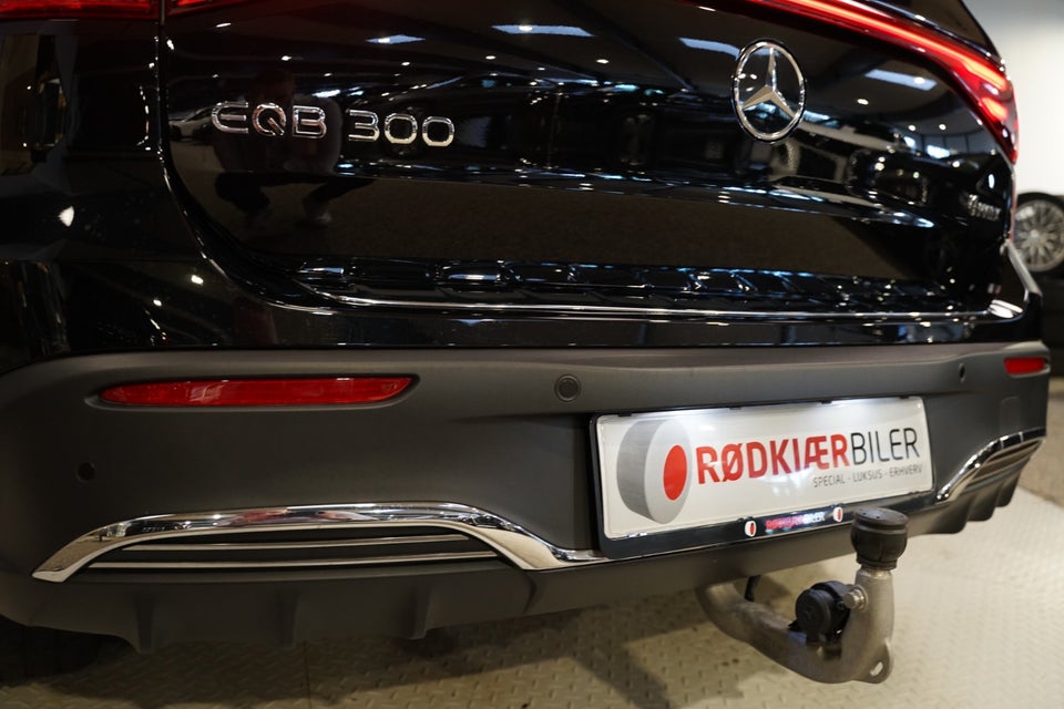 Mercedes EQB300 AMG Line 4Matic 5d