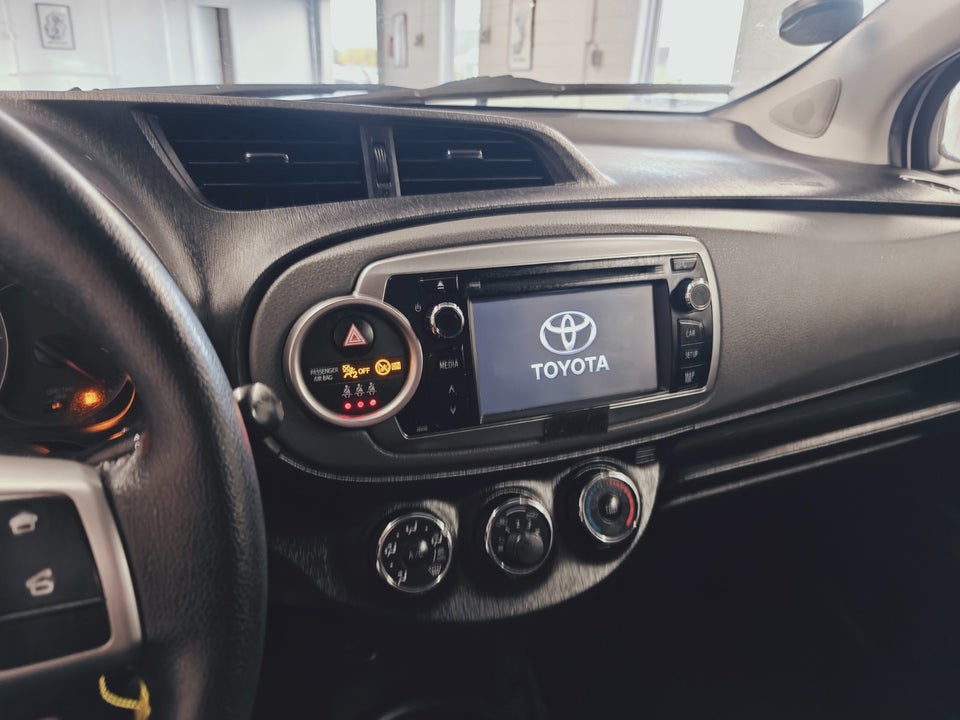 Toyota Yaris 1,0 VVT-i T2 Air Touch 5d