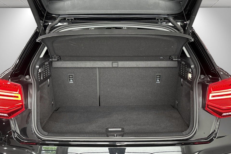 Audi Q2 35 TFSi Prestige S-tr. 5d