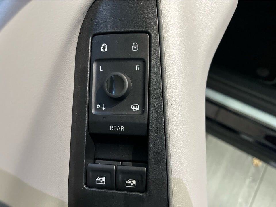 Ford Explorer 84 Premium Extended Range AWD 5d