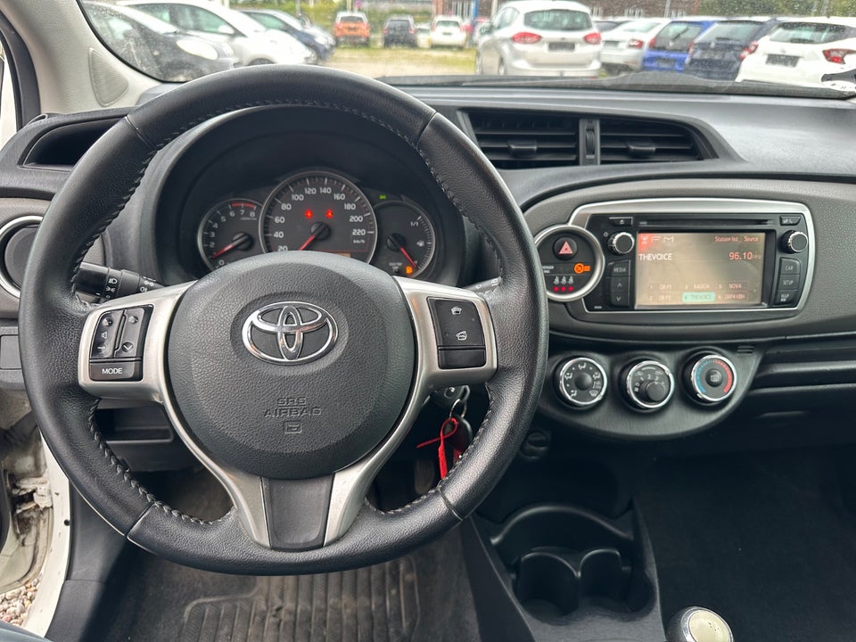 Toyota Yaris 1,0 VVT-i T2 Touch 5d