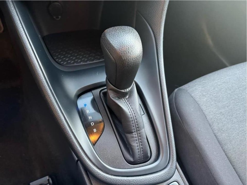 Toyota Yaris 1,5 Hybrid H1 e-CVT 5d