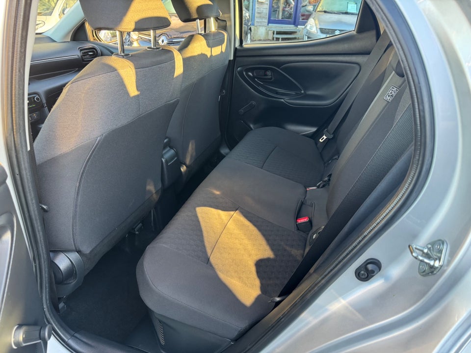 Toyota Yaris 1,5 Hybrid H1 e-CVT 5d