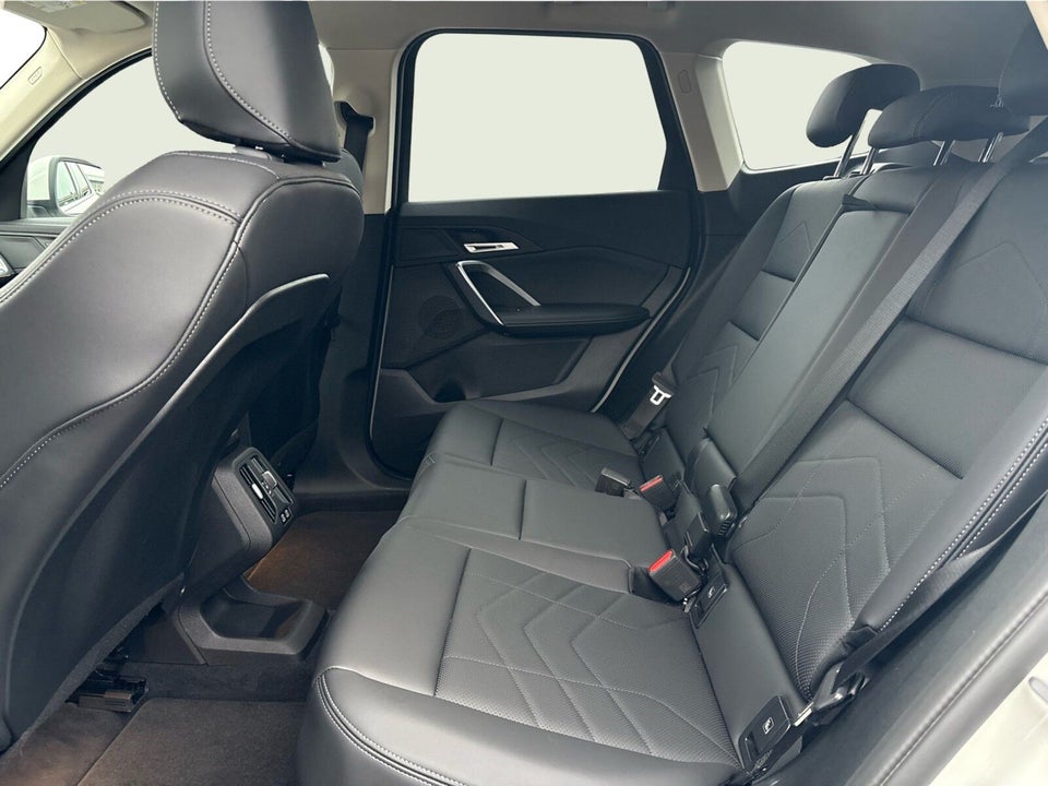 BMW iX1 eDrive20 X-Line 5d