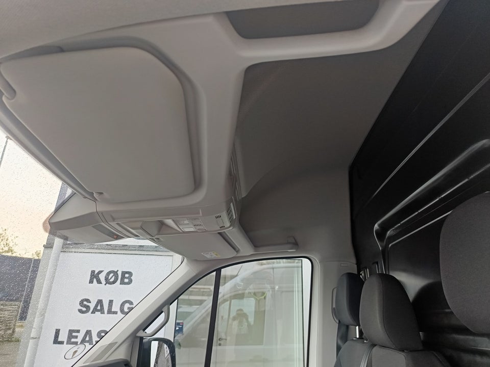VW Crafter 30 2,0 TDi 102 Kassevogn L3H2