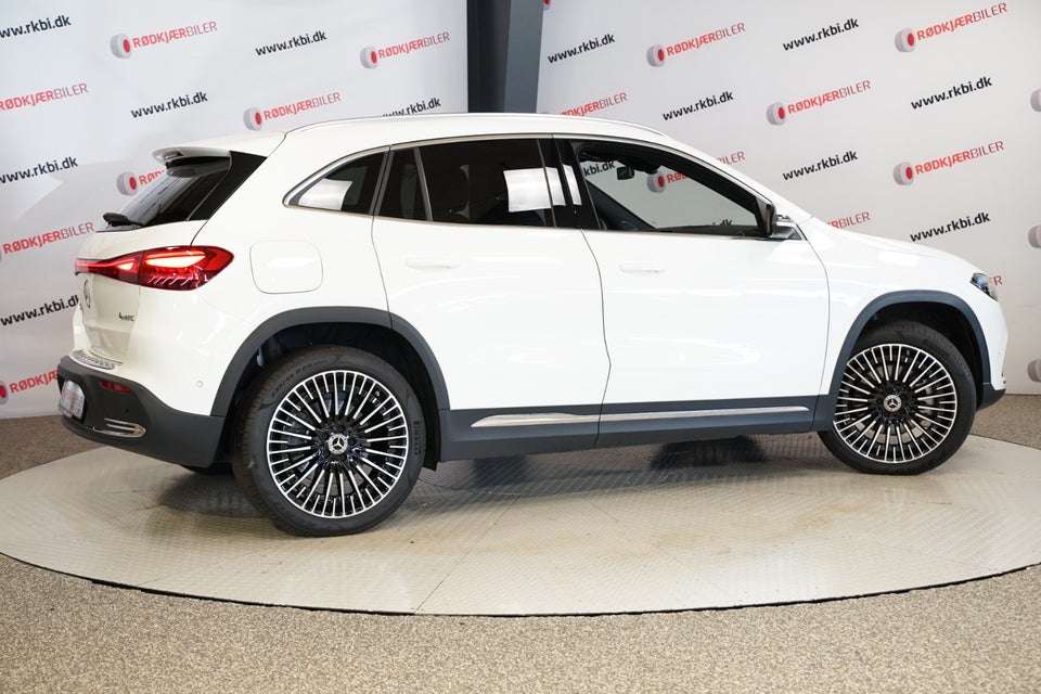 Mercedes EQA300 Progressive 4Matic 5d