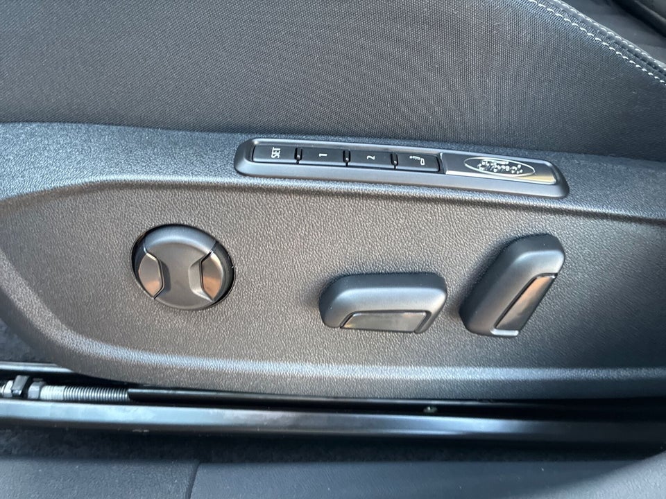 Ford Explorer 77 Premium Extended Range 5d