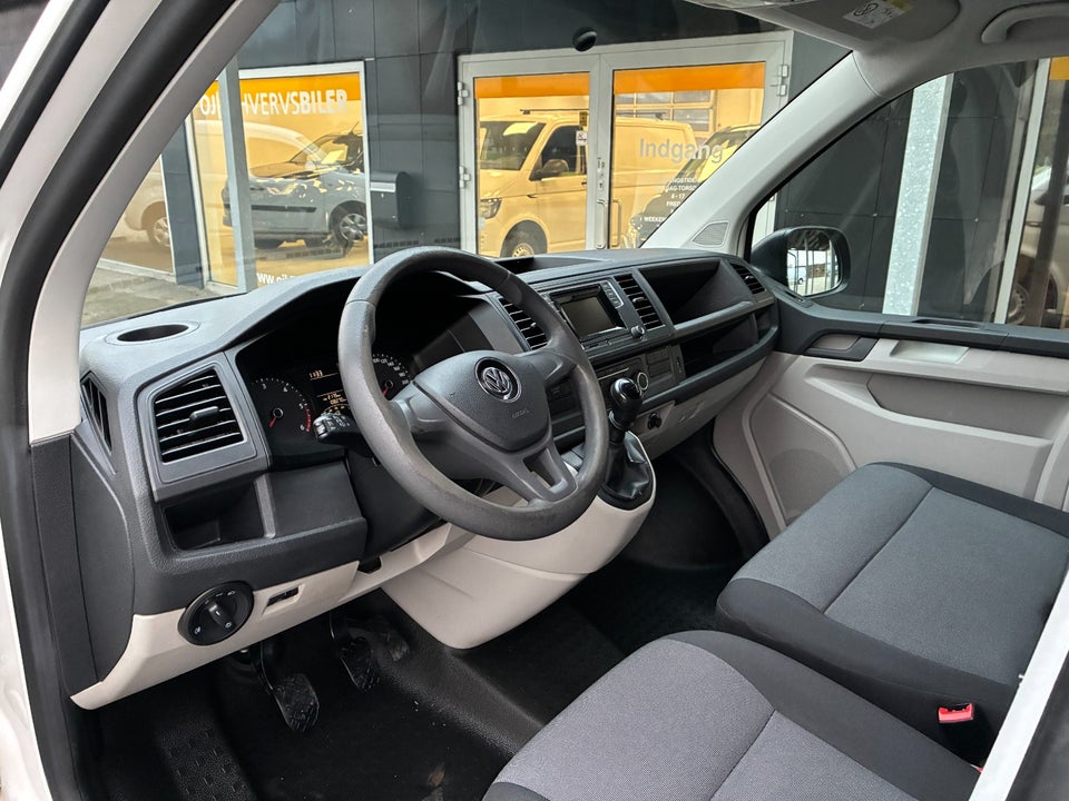 VW Transporter 2,0 TDi 102 Kassevogn lang