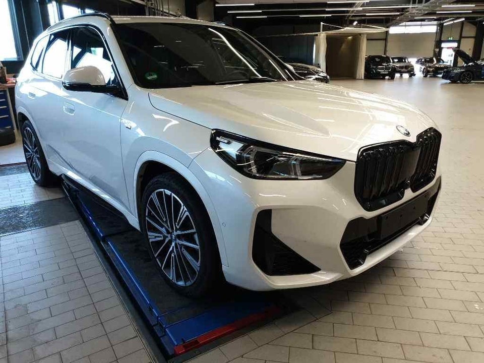 BMW iX1 xDrive30 Fully Charged M-Sport 5d