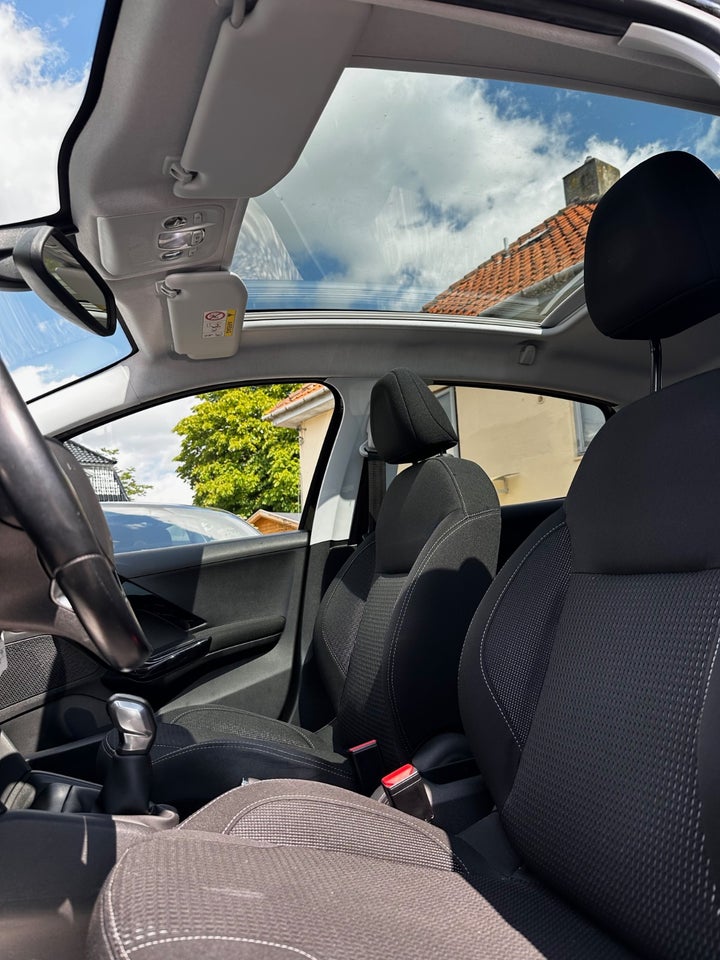 Peugeot 208 1,6 BlueHDi 100 Allure Sky 5d