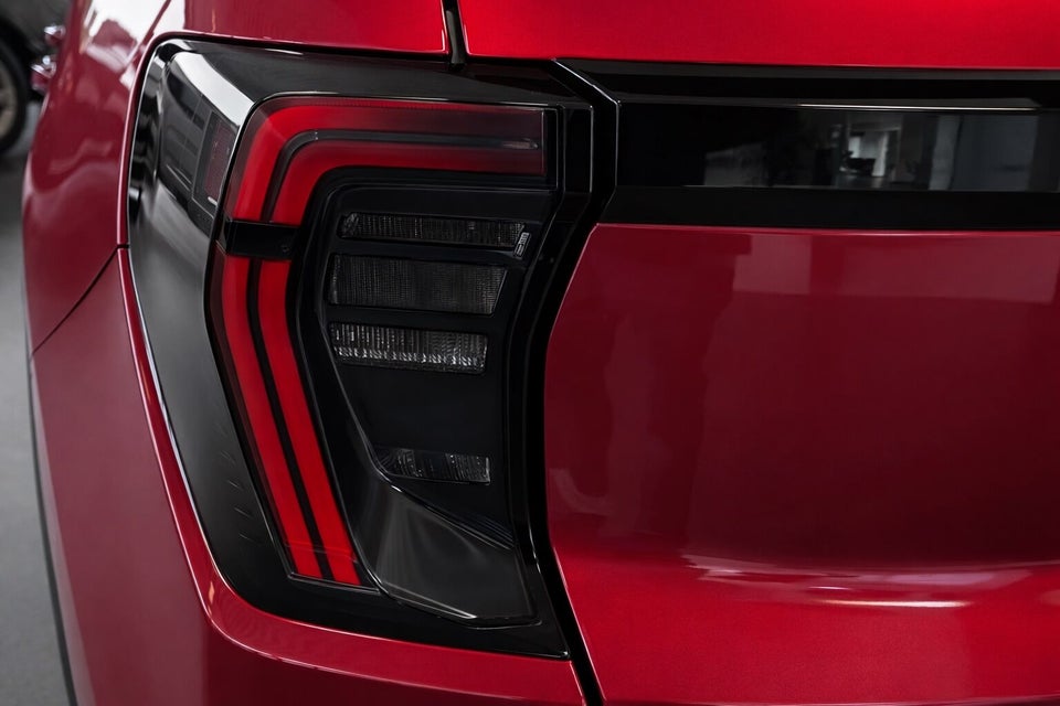 Ford Explorer 77 Premium Extended Range 5d