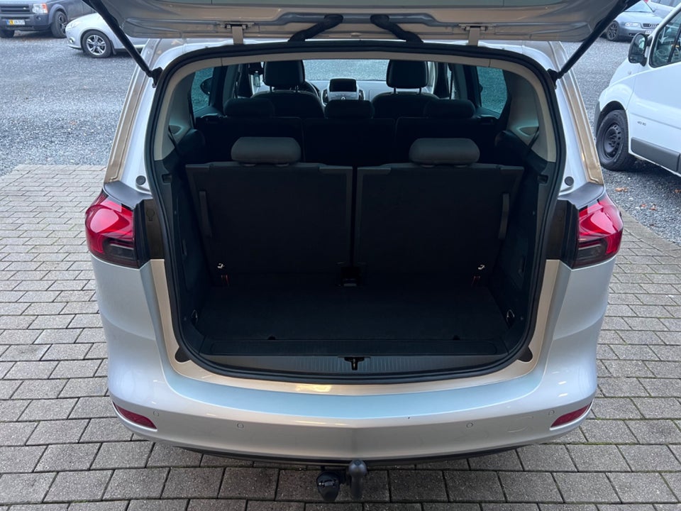 Opel Zafira Tourer 1,6 CDTi 136 Cosmo 7prs 5d