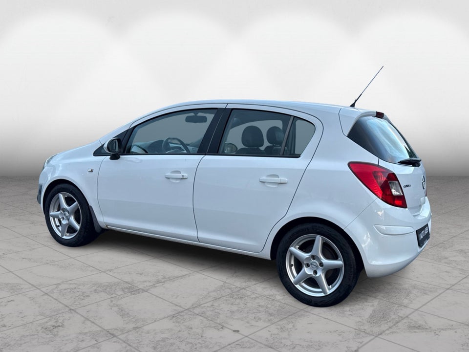 Opel Corsa 1,2 16V Cosmo 5d