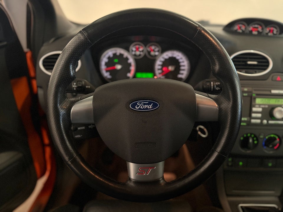 Ford Focus 2,5 ST 3d
