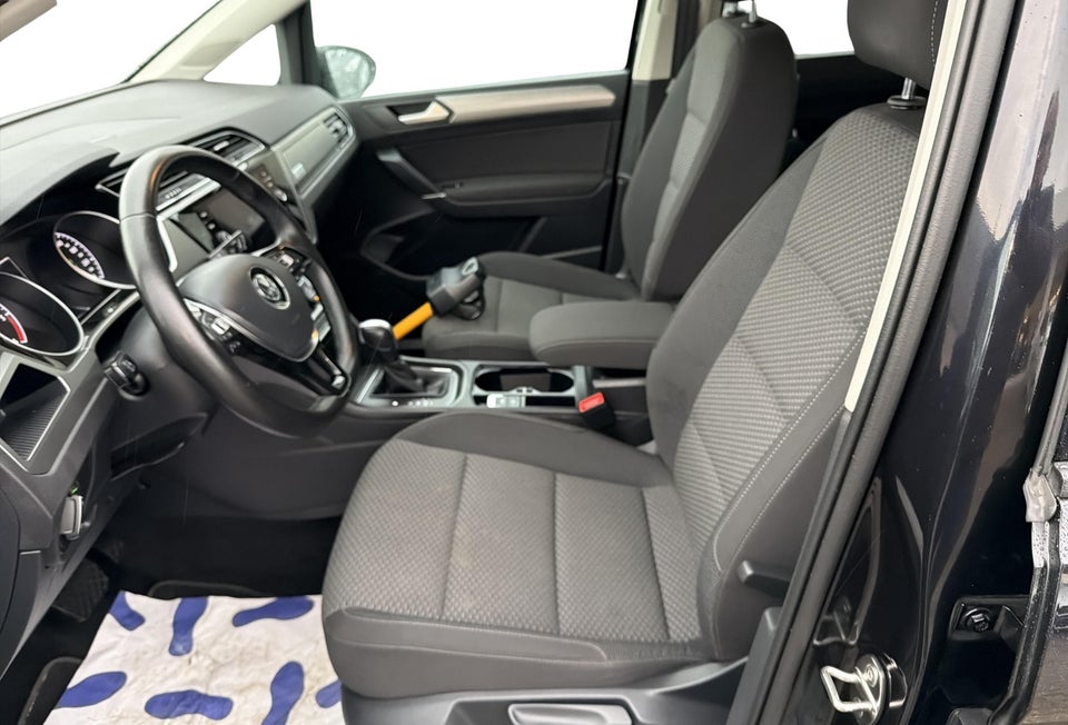 VW Touran 2,0 TDi 115 Comfortline DSG 7prs 5d