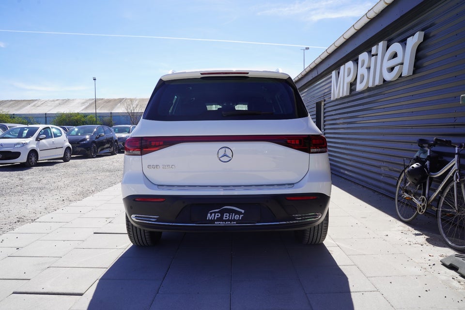 Mercedes EQB250 Progressive 7prs 5d