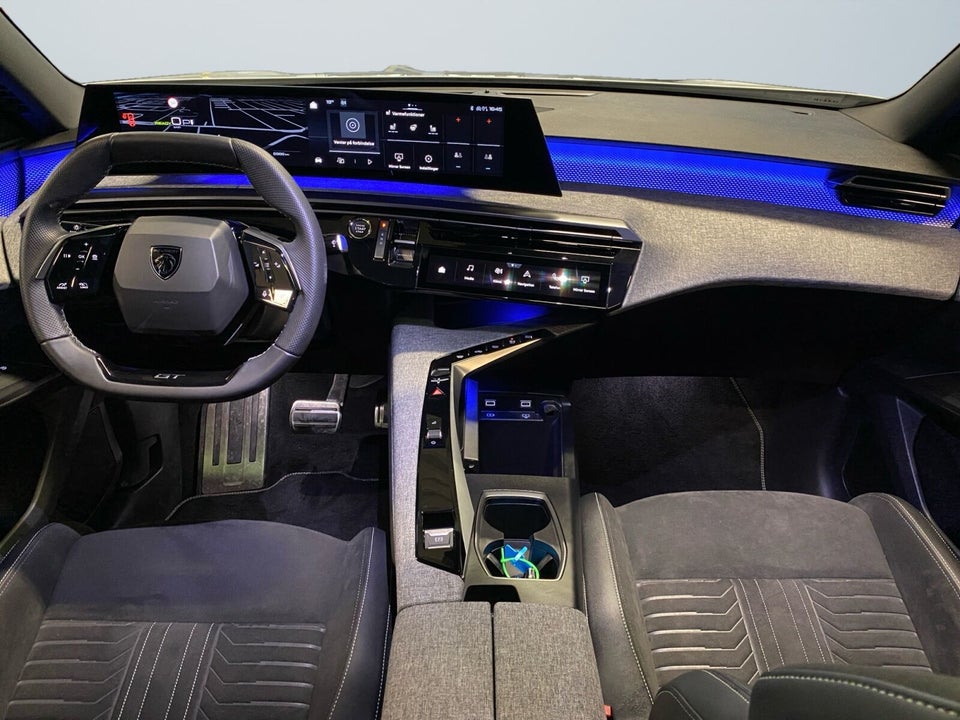Peugeot e-3008 77 GT Pack 5d