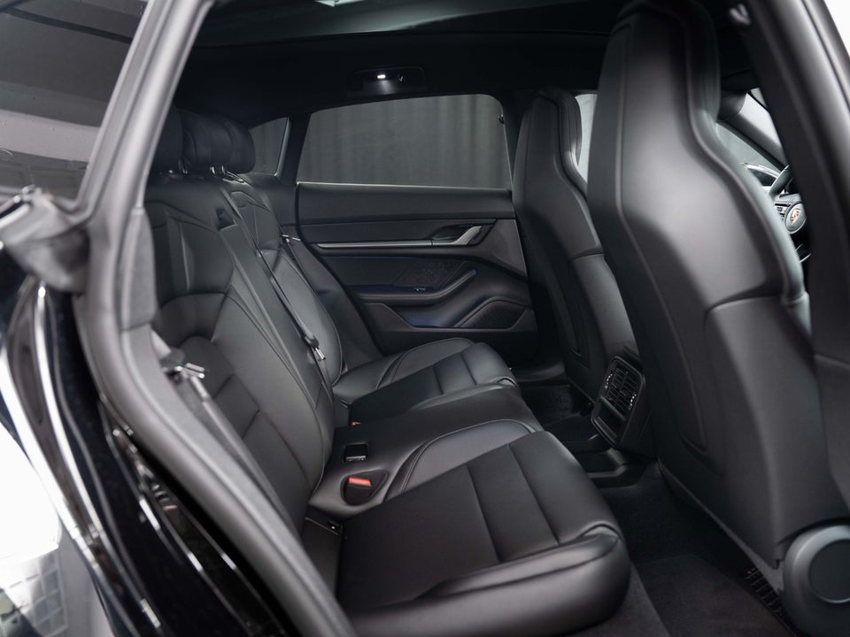 Porsche Taycan 4 Performance+ Cross Turismo 5d