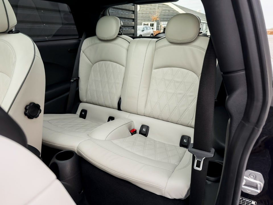 MINI Cooper SE Younique Trim 3d